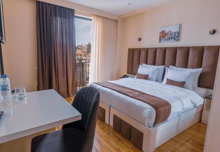 Тбилиси: Отель Residence Plaza Mimino