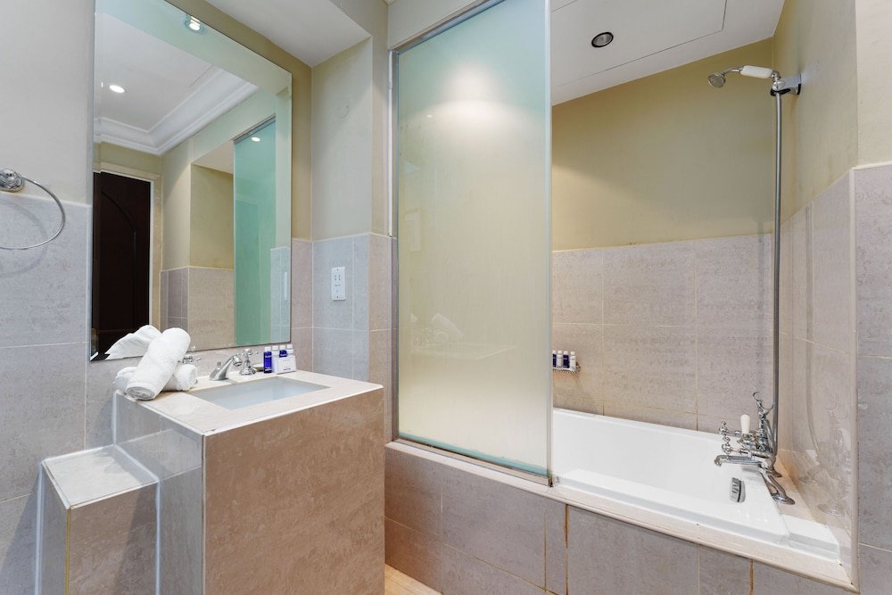 Дубай: Maison Privee - Tasteful Apt cls to Burj Khalifa & Dubai Mall