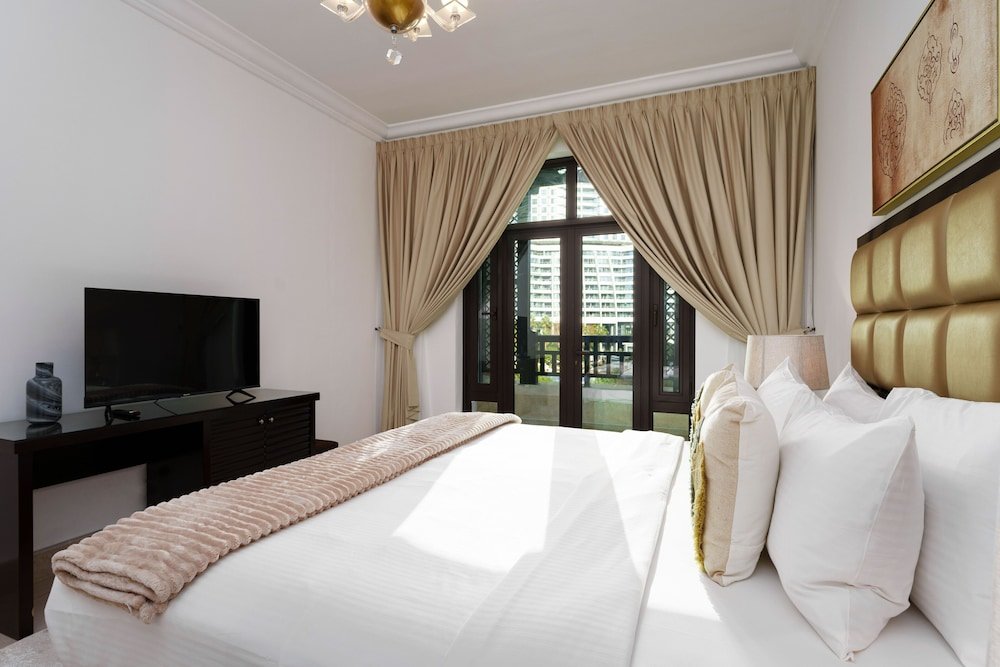 Дубай: Maison Privee - Tasteful Apt cls to Burj Khalifa & Dubai Mall