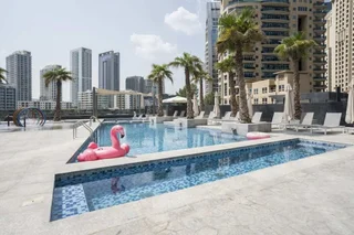 Дубай: Modern En-suite Flat w/ Dubai Marina View!