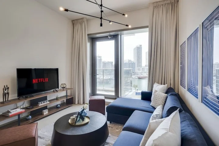 Дубай: Modern En-suite Flat w/ Dubai Marina View!