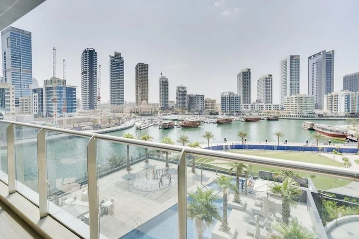 Дубай: Modern En-suite Flat w/ Dubai Marina View!