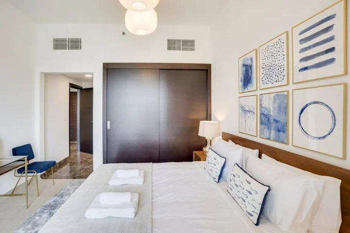 Дубай: Modern En-suite Flat w/ Dubai Marina View!