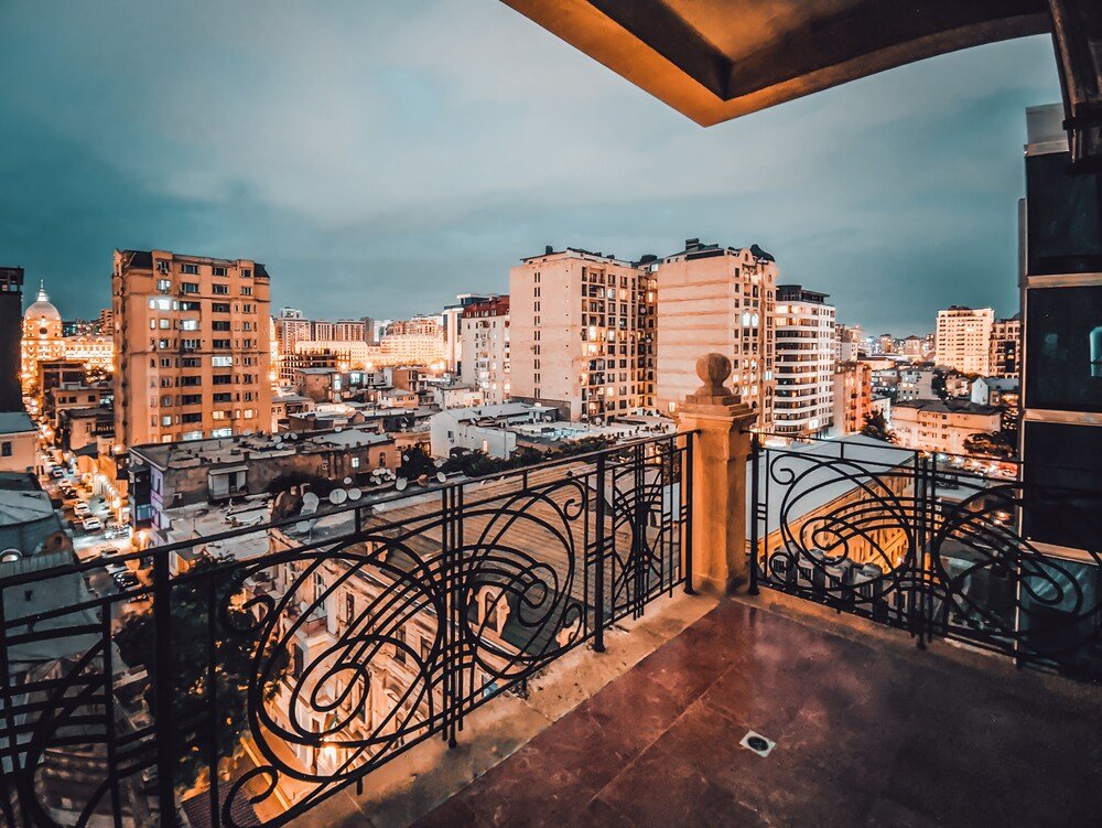 Баку: Nizami Street Royal Luxury Apartment
