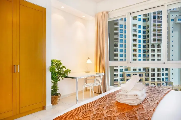 Дубай: Modern and Airy 2BR in Palm Jumeirah