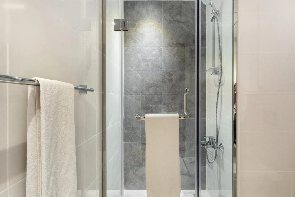 Дубай: Luxury 2B Apt Al Habtoor Amna Tower