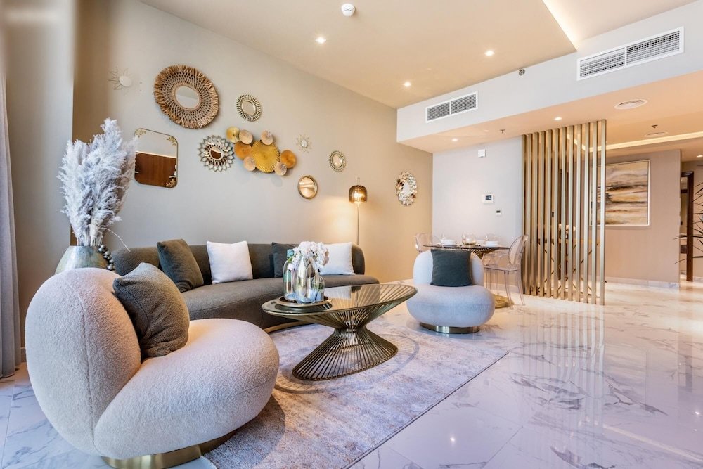 Дубай: Luxury 2B Apt Al Habtoor Amna Tower