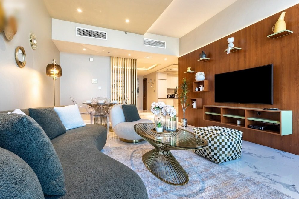 Дубай: Luxury 2B Apt Al Habtoor Amna Tower