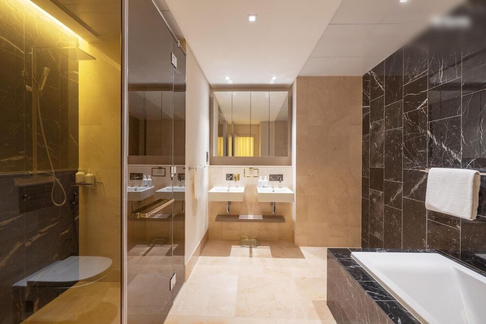 Дубай: Pvt Beach The8 in Dubai