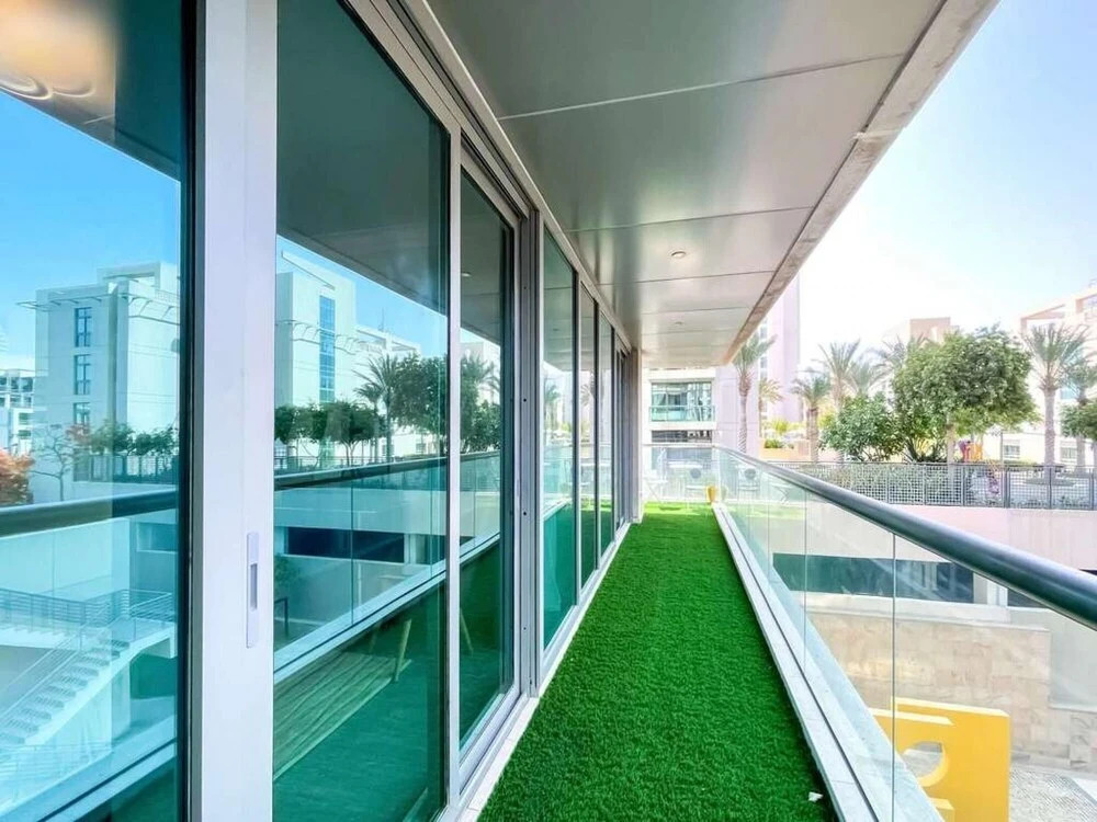 Дубай: Cozy 2BR With Balcony The Greens