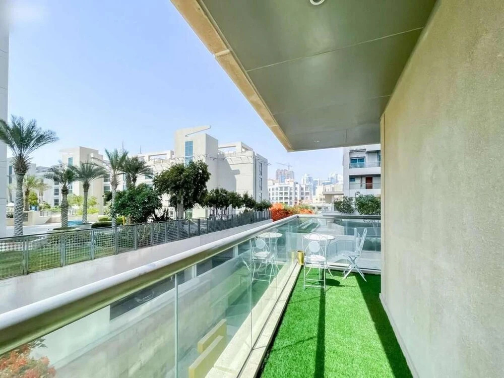 Дубай: Cozy 2BR With Balcony The Greens