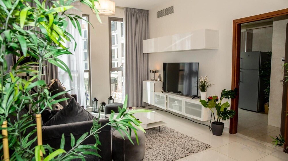 Дубай: Spacious One-bedroom Apartment at Al-jaddaf