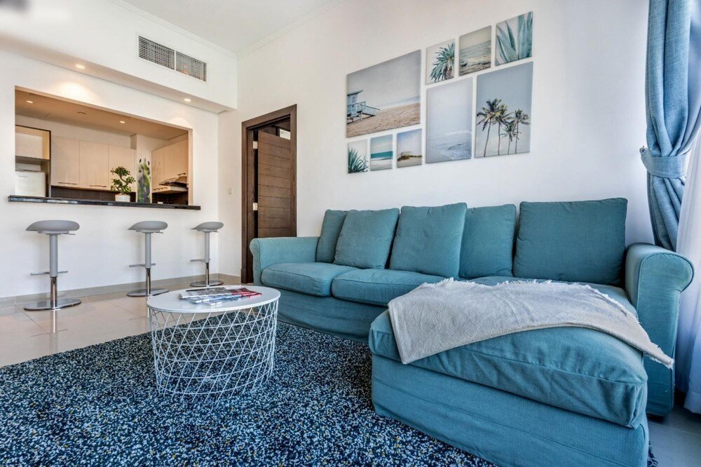 Дубай: Classic 1B in the Heart of the Marina