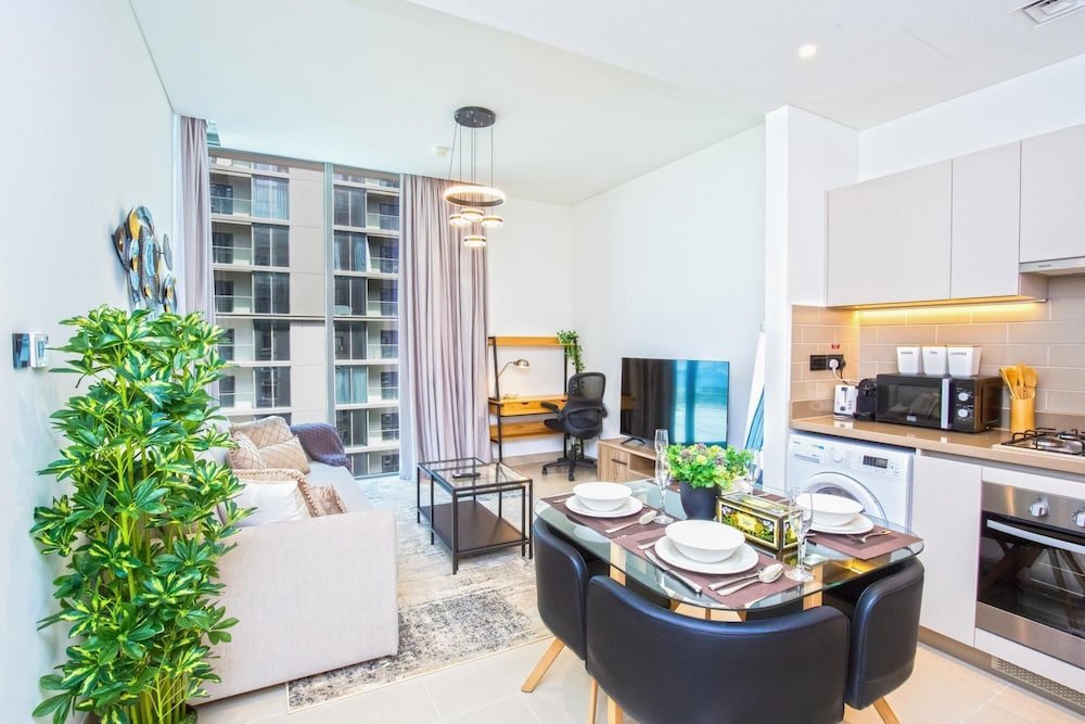 Дубай: Luxury Lifestyle 1BR at Sobha Creek