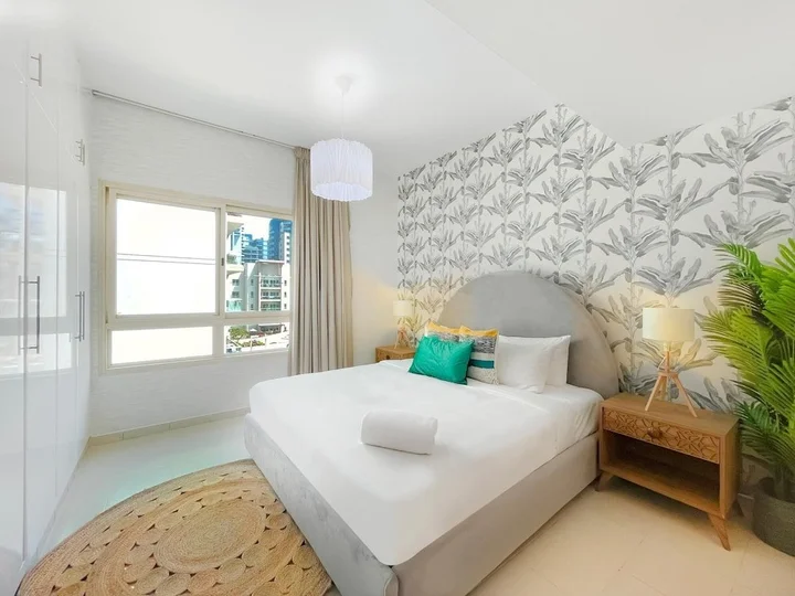 Дубай: Spectacular 1BR Community View