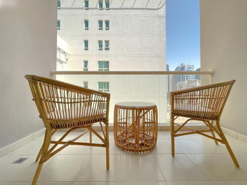 Дубай: Spectacular 1BR Community View