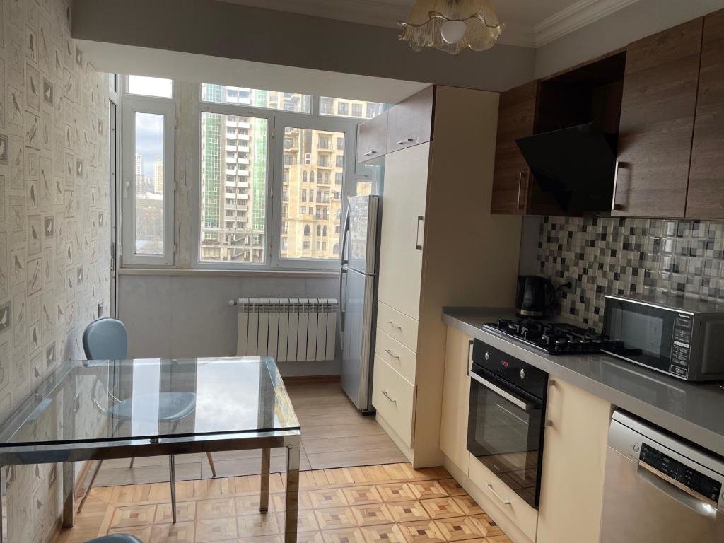 Баку: Sea view apart becide Hilton