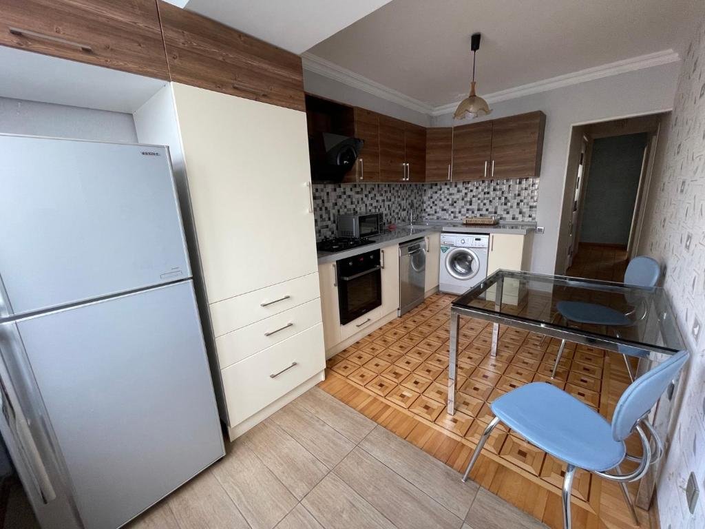 Баку: Sea view apart becide Hilton