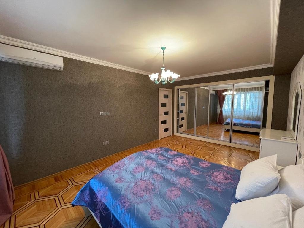 Баку: Sea view apart becide Hilton
