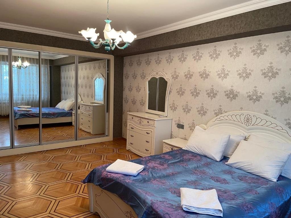 Баку: Sea view apart becide Hilton