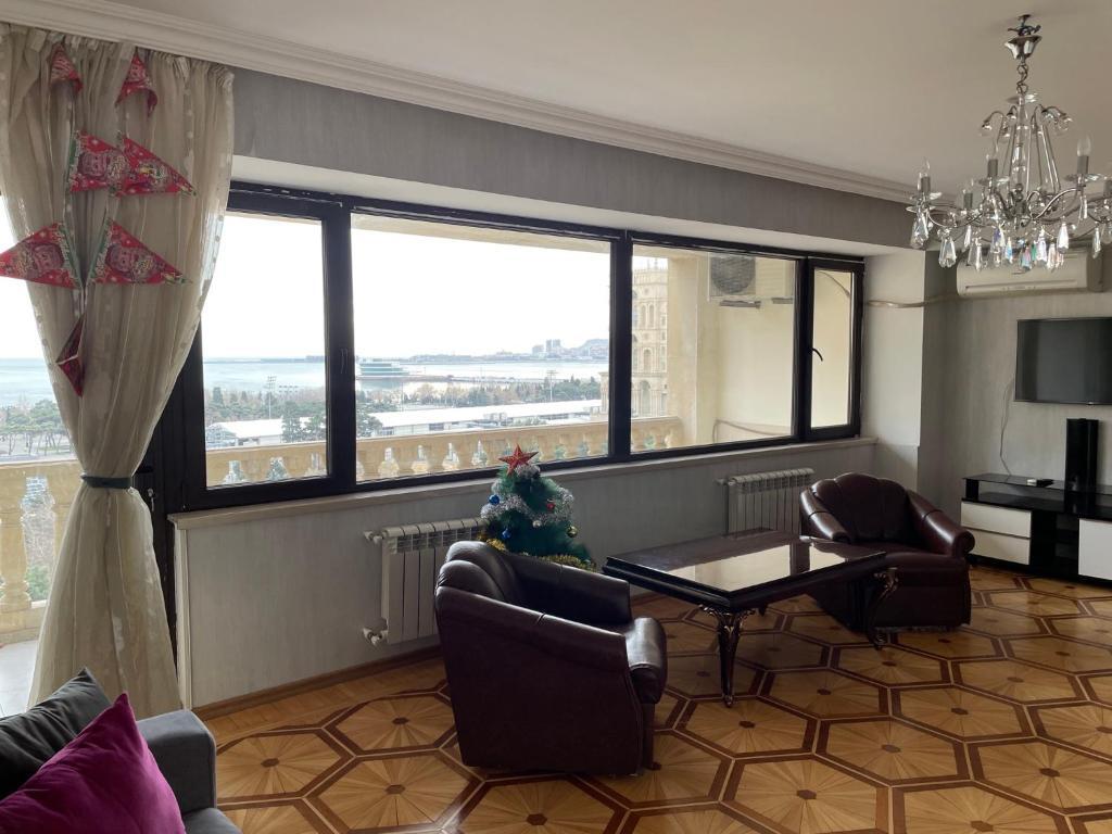 Баку: Sea view apart becide Hilton