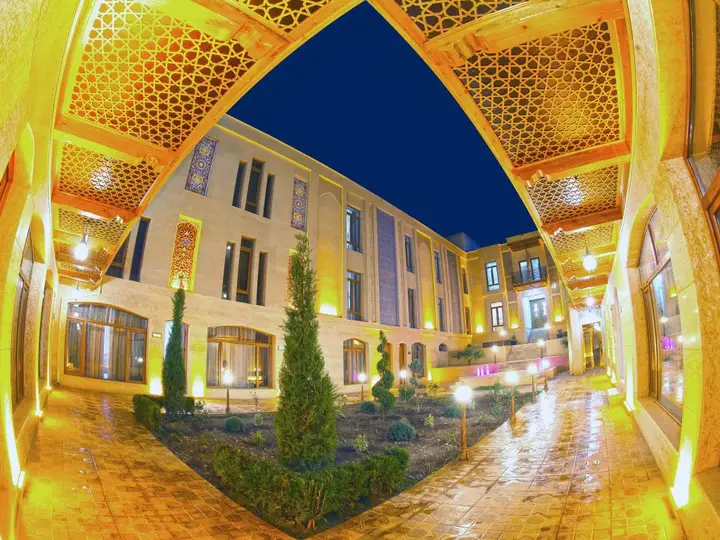 Отель Caravan Plaza — фото 1