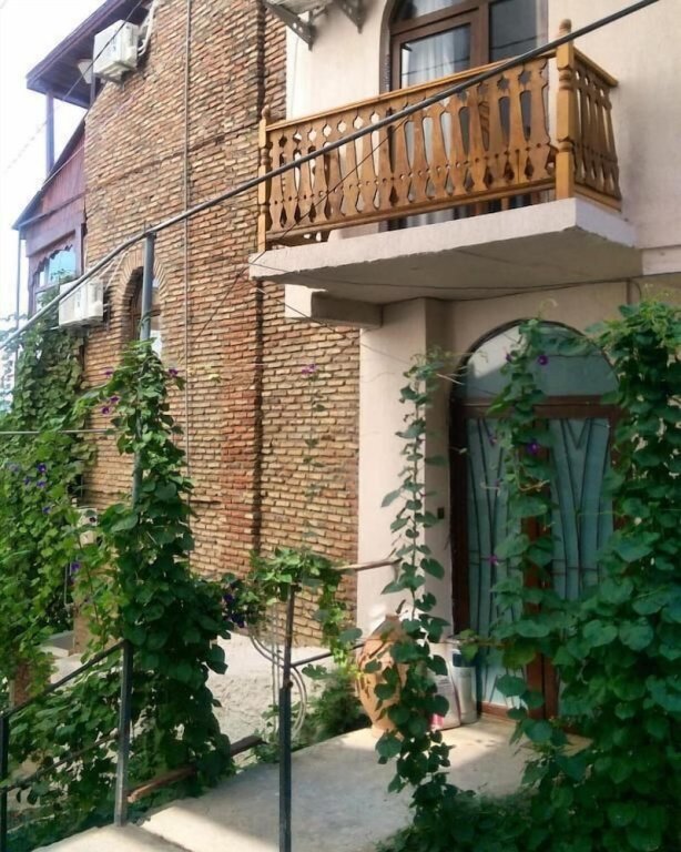 Тбилиси: Sunny Tiflis