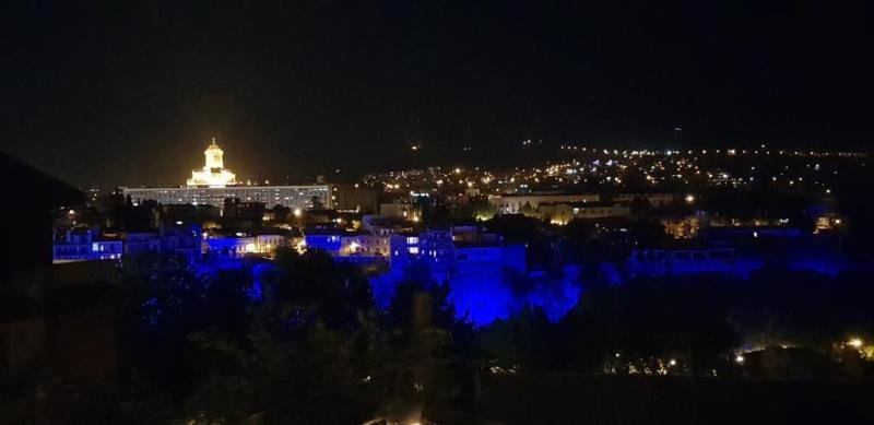 Тбилиси: Sunny Tiflis