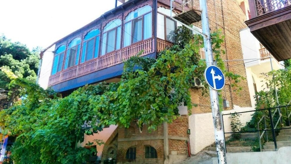 Тбилиси: Sunny Tiflis