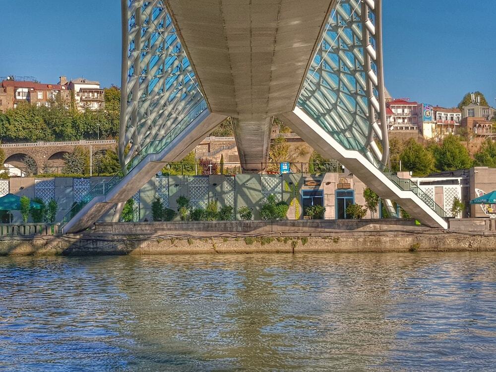 Тбилиси: Хостел The Bridge Тбилиси