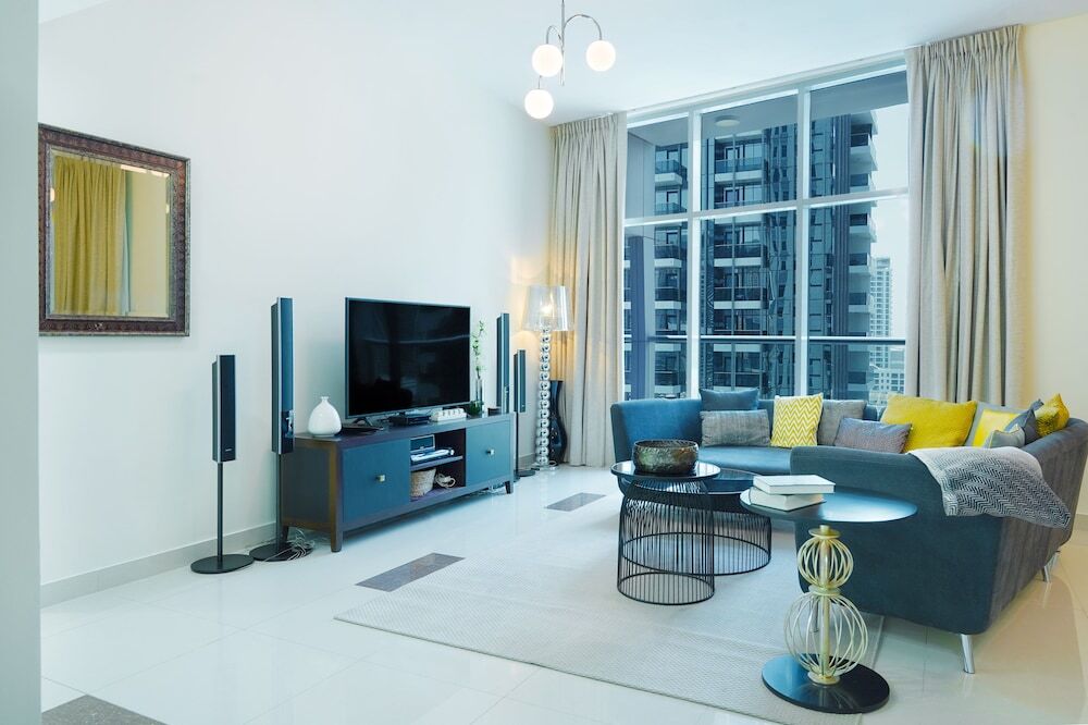 Дубай: Maison Privee - Beautiful Chic Apt w/Full Marina View Nxt 2 Beach