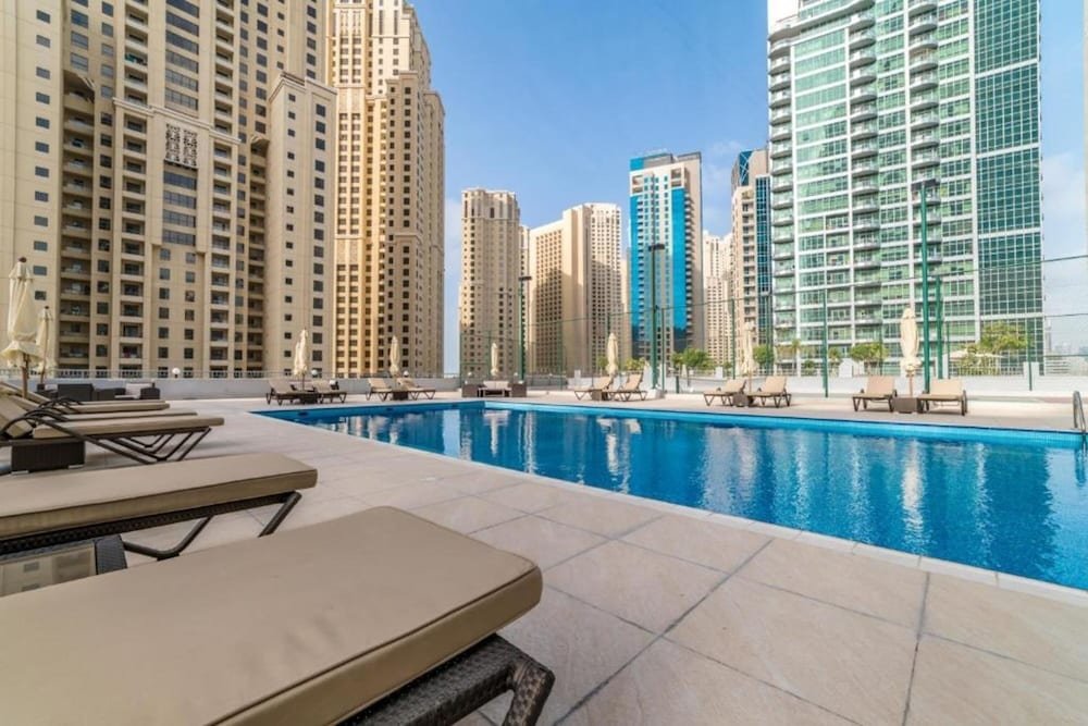 Дубай: Maison Privee - Beautiful Chic Apt w/Full Marina View Nxt 2 Beach