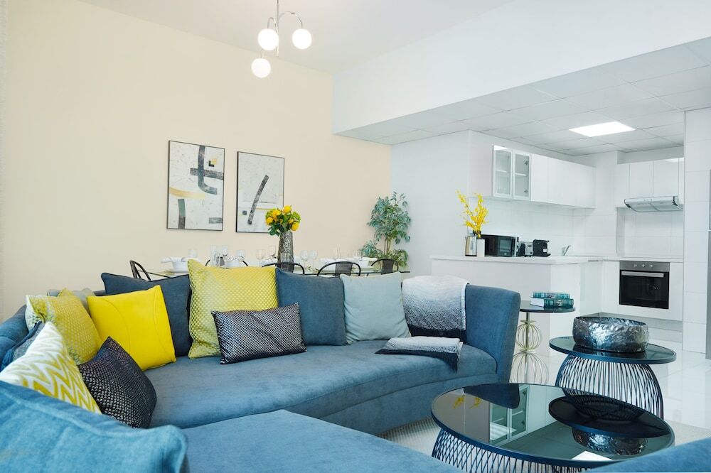 Дубай: Maison Privee - Beautiful Chic Apt w/Full Marina View Nxt 2 Beach