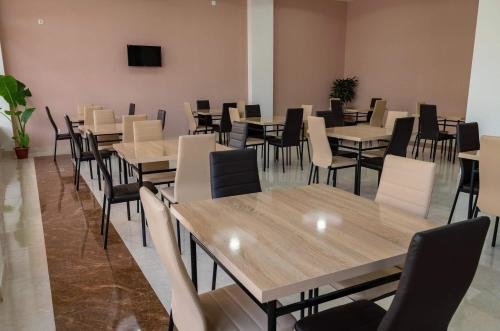 Гори: New Hotel Lucky