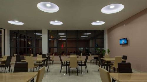 Гори: New Hotel Lucky
