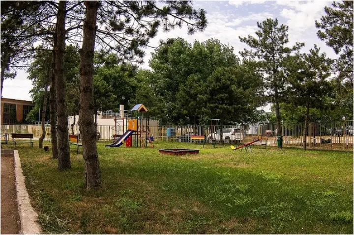 carousel image 1