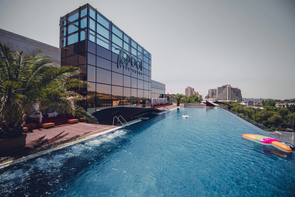 Ереван: Seven Visions Resort and Places, the Dvin