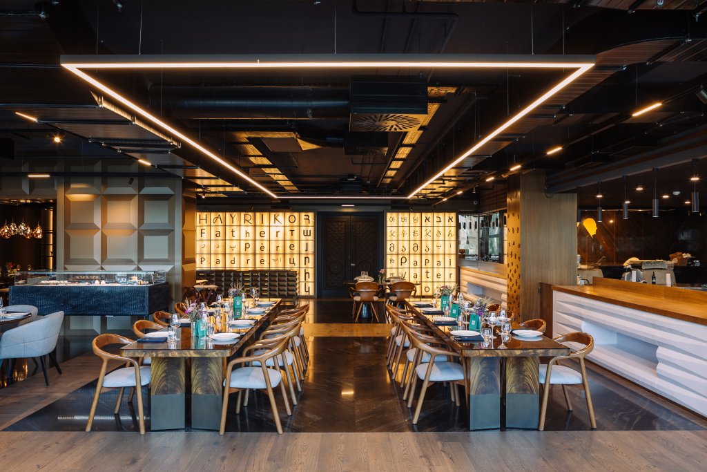 Ереван: Seven Visions Resort and Places, the Dvin
