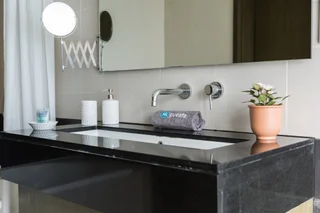 Дубай: Superb apartment walking distance to Burj Khalifa