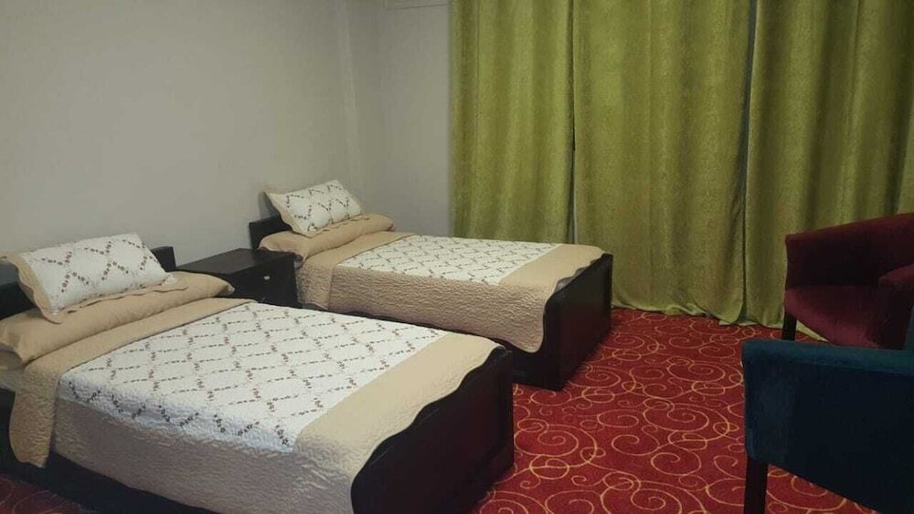 Рас-Эль-Бар: Emirates Hotel