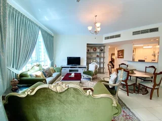 Дубай: Luxury 2BR Apartment with partial Marina views