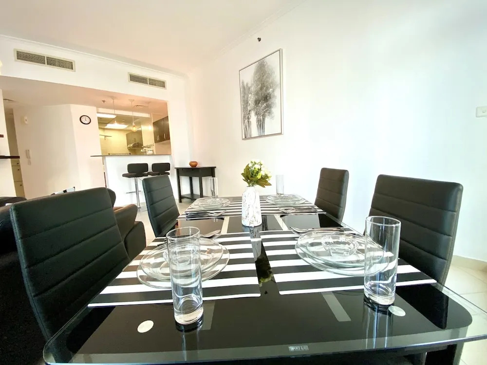 Дубай: Modern and cozy 2BR Apartment in Torch Tower Dubai