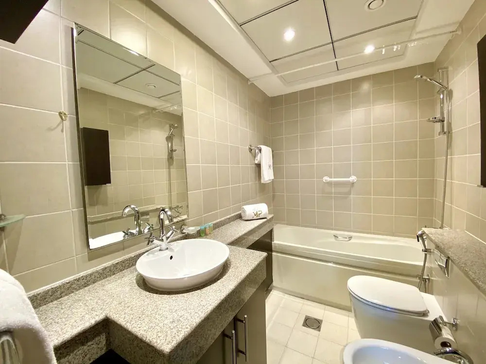 Дубай: Modern and cozy 2BR Apartment in Torch Tower Dubai