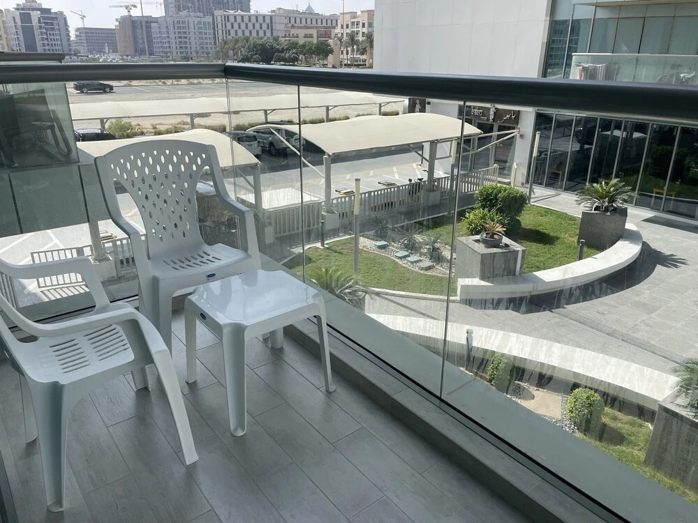 Дубай: Luxurious and Spacious One-bedroom Apartment in the Heart of Dubai