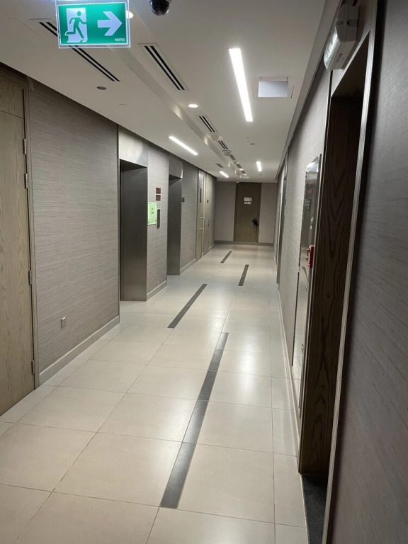 Дубай: Luxurious and Spacious One-bedroom Apartment in the Heart of Dubai