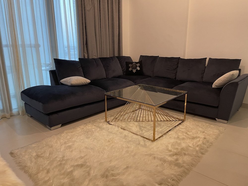 Дубай: Luxurious and Spacious One-bedroom Apartment in the Heart of Dubai