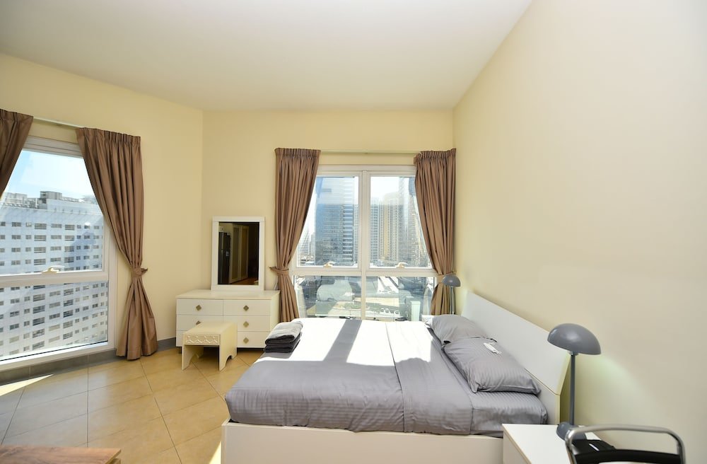Дубай: Alia -Bright furnished studio near metro