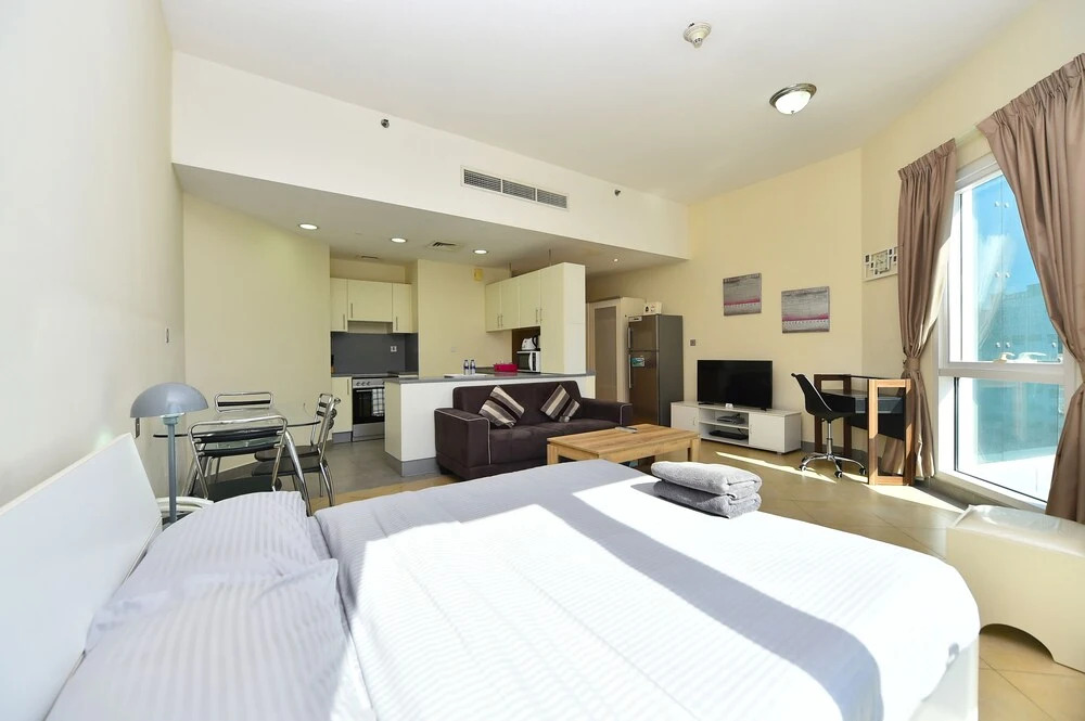 Дубай: Alia -Bright furnished studio near metro
