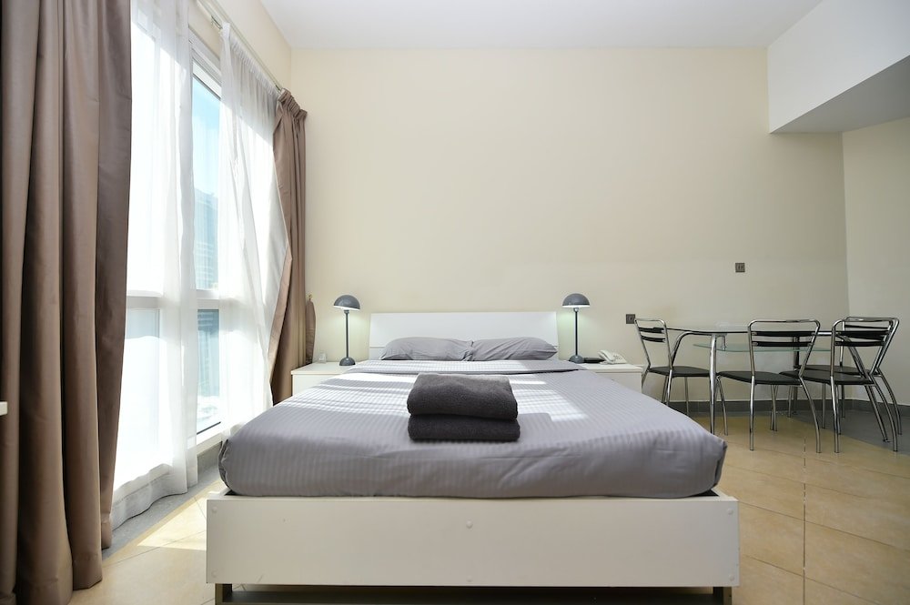 Дубай: Alia -Bright furnished studio near metro