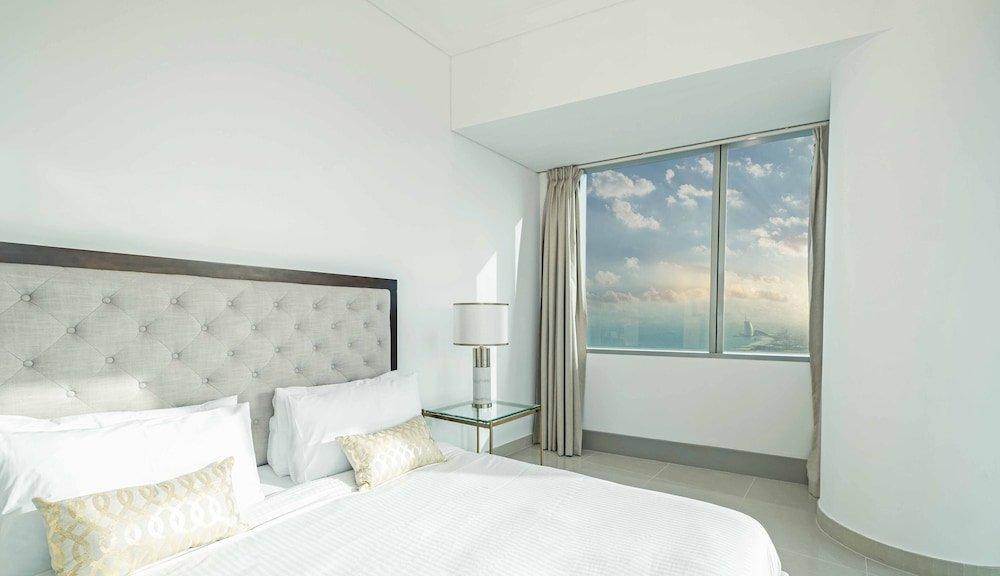 Дубай: LUX The Sky View Suite Dubai Marina